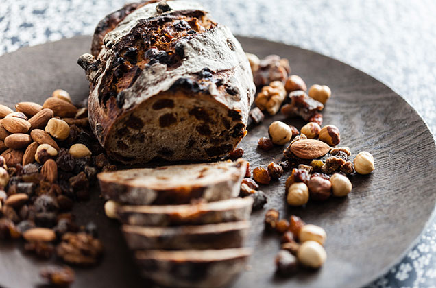 HIROSE_Pain-de-campagne-raisin-noisettes-grillées-