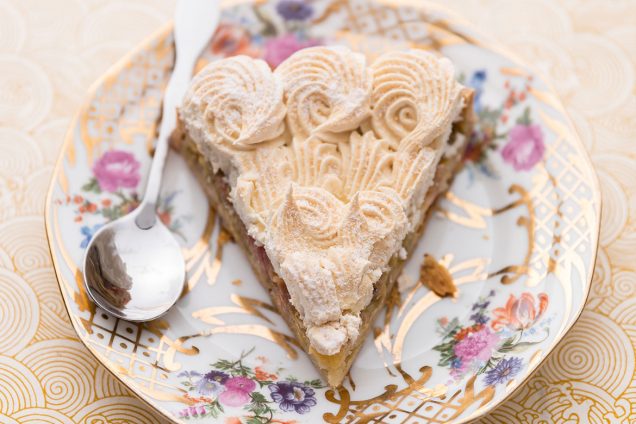 HIROSE_Part-de-tarte-à-la-rhubarbe
