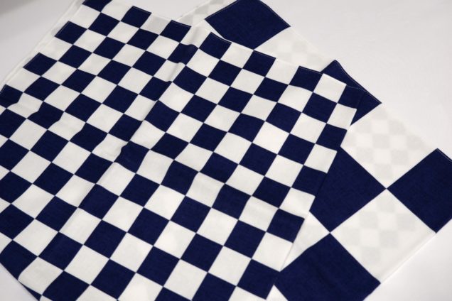 Furoshiki damier bleu 2023 (70 cm)