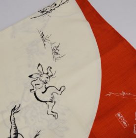 Furoshiki fenêtre ronde rouge lapin 2023 (70 cm)