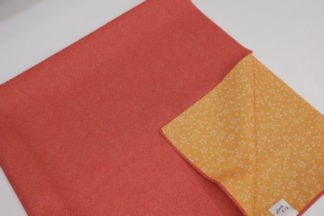 Furoshiki réversible rouge et orange 2023 (70 cm)